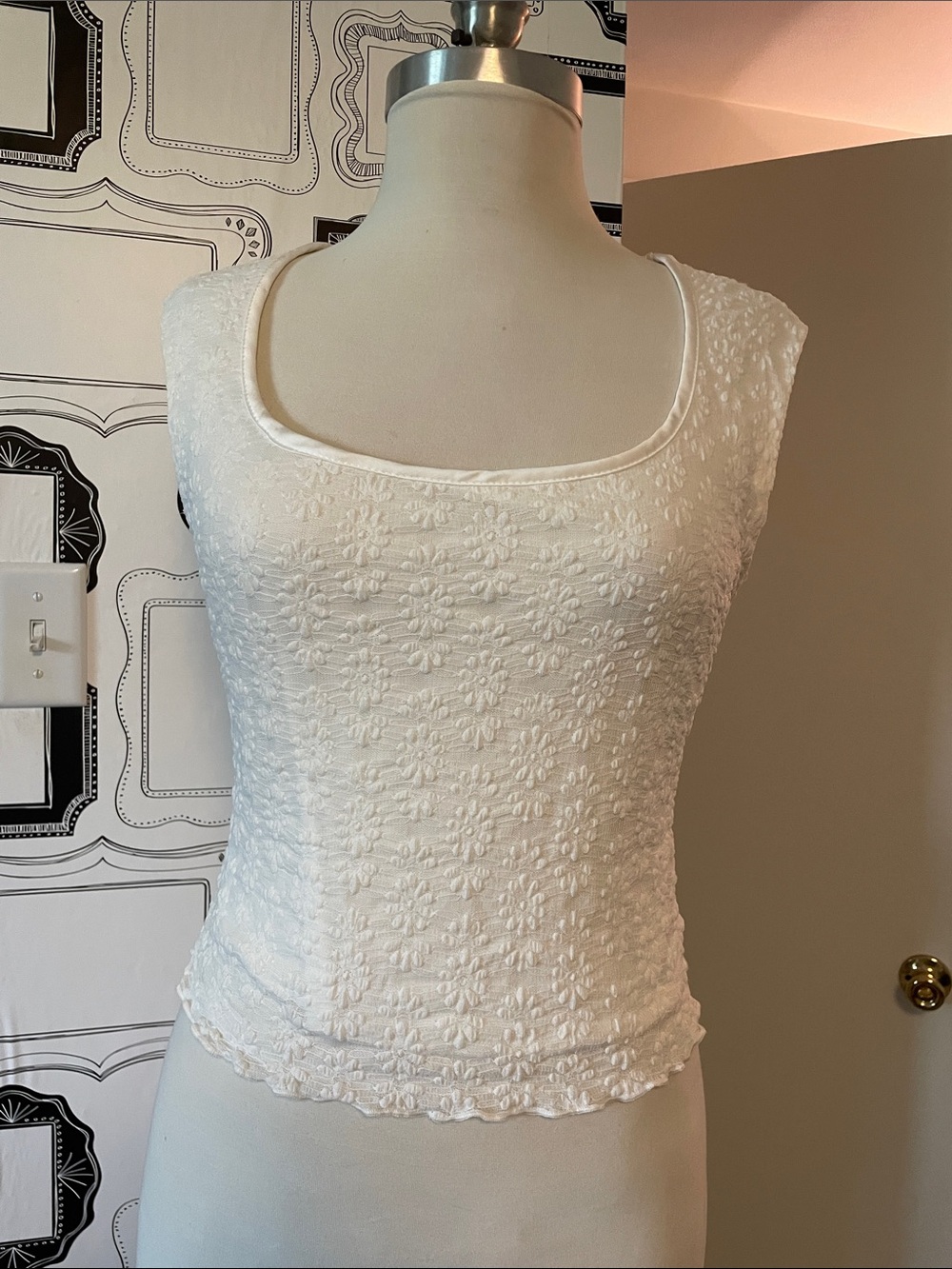 Square-Neck White Floral Textured Tank Top